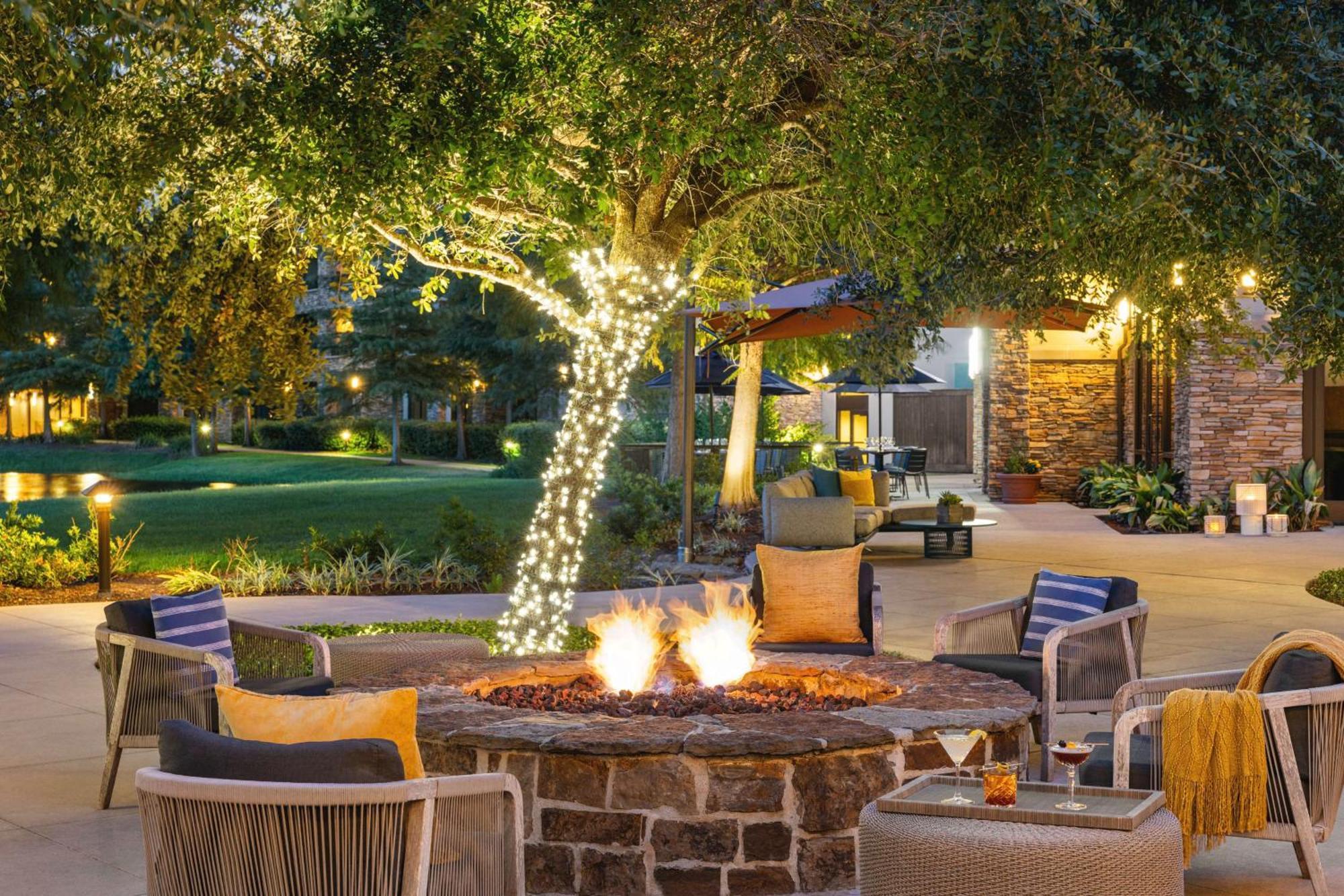 The Woodlands Resort, Curio Collection By Hilton Extérieur photo